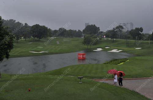 KL16_13102017_CIMB_RAINING