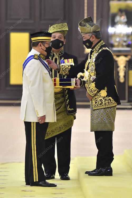 AL-SULTAN ABDULLAH RI'AYATUDDIN AL-MUSTAFA BILLAH SHAH