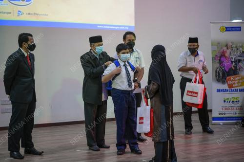 DATUK DR ANHAR OPIR