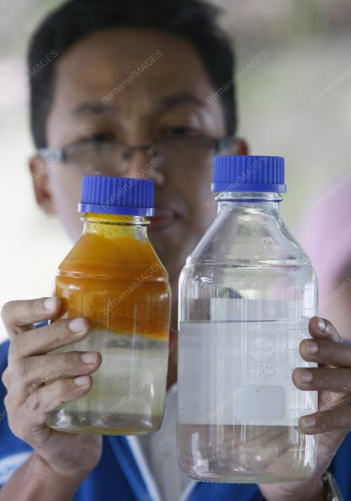 TUMPAHAN MINYAK SAWIT
