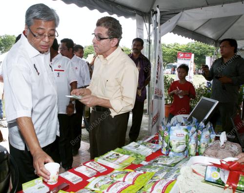 ISMAIL SABRI YAAKOB