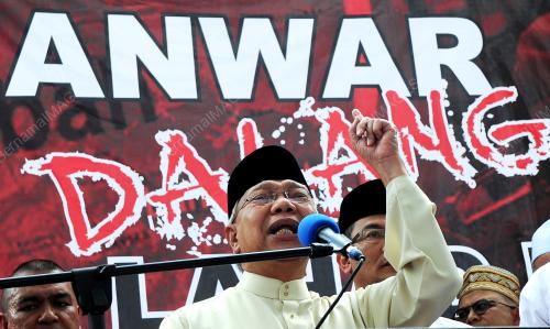KL16_15032013_ANWAR_DALANG