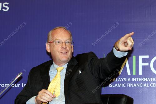 KL16_15052013_MEMBINCANGKAN