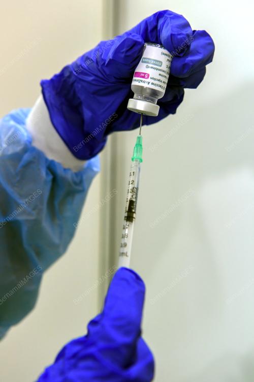 TINJAUAN DI PUSAT PEMBERIAN VAKSIN ASTRAZENECA