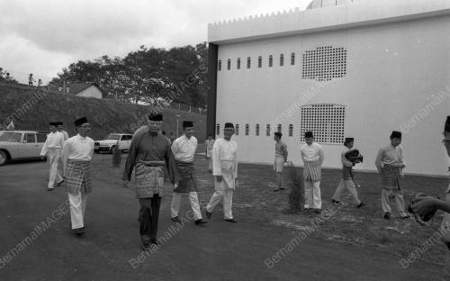 KL16_16012015_AGONG_MASJID