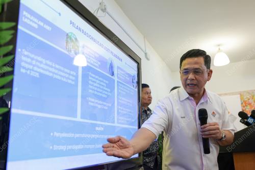 DATUK MOHD BANURI ARIS