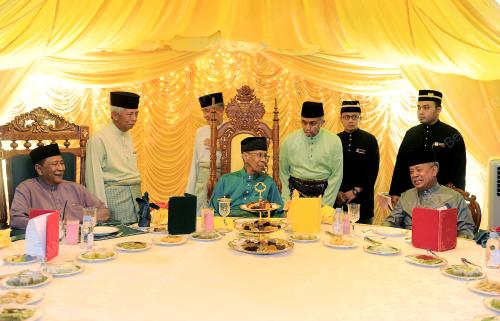 KL16_16062016_AGONG_ATM