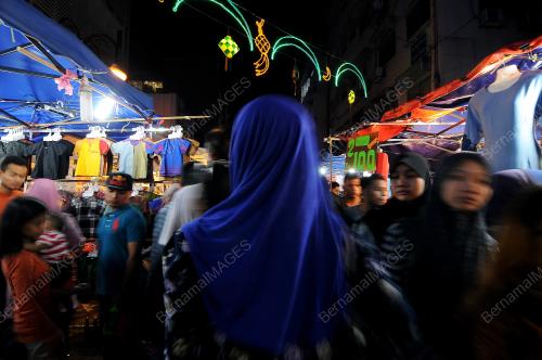 KL16_16072015_MALAM_RAYA