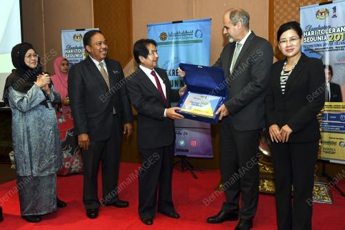 KL16_16112017_HARI_TOLERANSI_BN201711141391