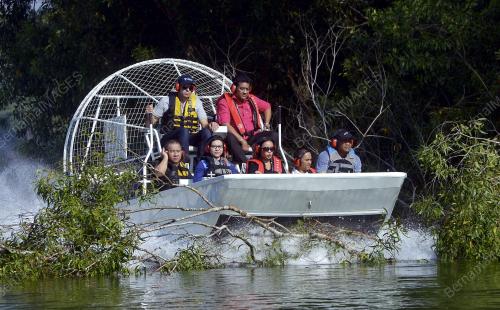KL16_17012015_AIRBOAT