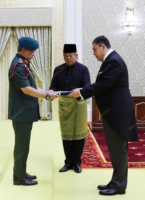 AL-SULTAN ABDULLAH RI'AYATUDDIN AL-MUSTAFA BILLAH SHAH