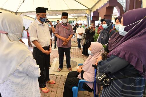 DATUK SERI ISMAIL SABRI YAAKOB