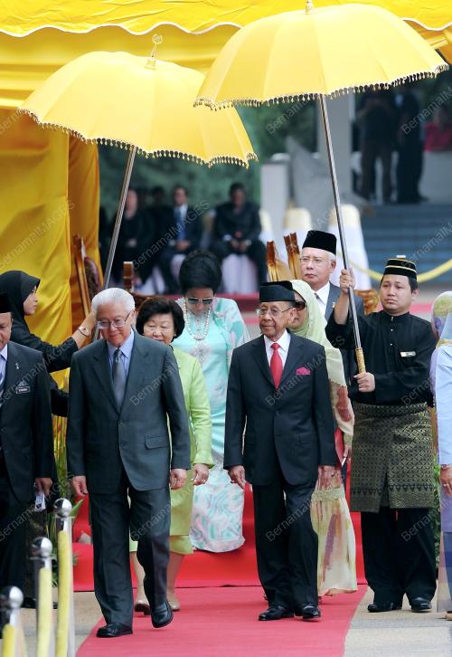 KL16_18092013_AGONG_TONY_TAN