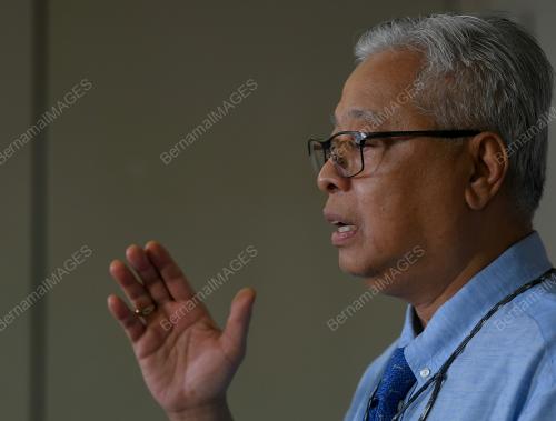 DATUK SERI ISMAIL SABRI YAAKOB