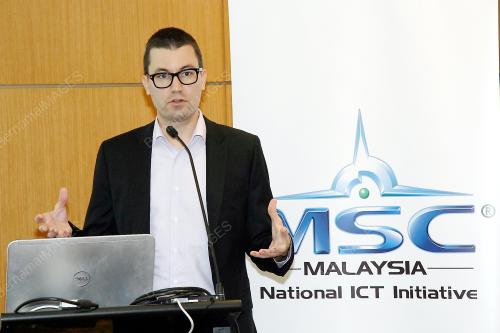 KL16_18914_KL_CONVERGE_18092014