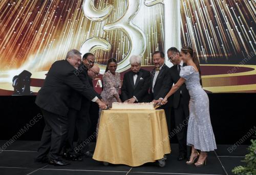 TUANKU MUHRIZ TUANKU MUNAWIR