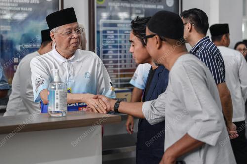 DATUK SERI ISMAIL SABRI YAAKOB