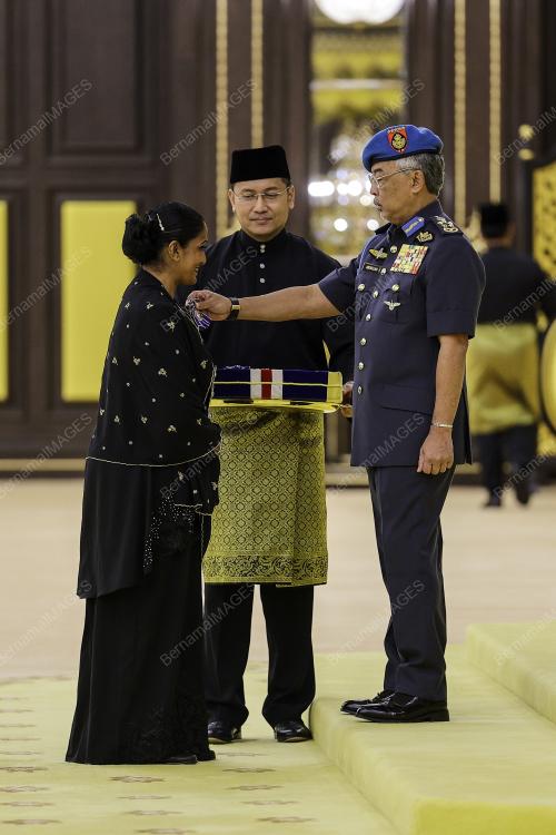 AL-SULTAN ABDULLAH RI'AYATUDDIN AL-MUSTAFA BILLAH SHAH