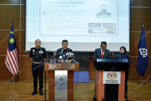 DATUK SERI AZMI ABU KASSIM