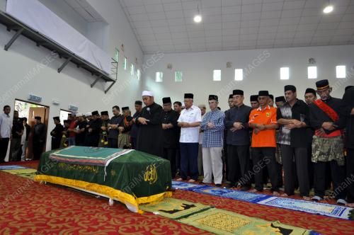KL16_20062015_MENINGGAL