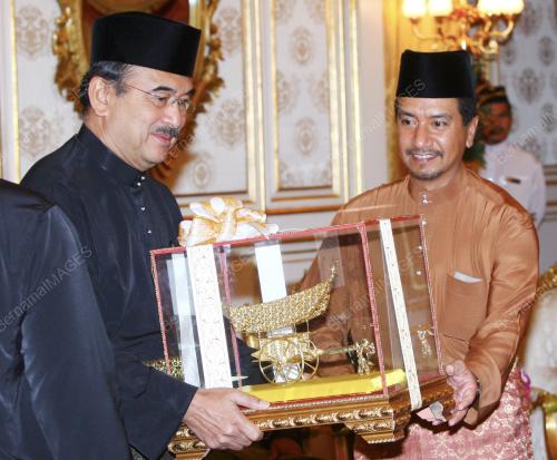 TUANKU MIZAN ZAINAL ABIDIN