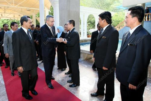 RAJA DR NAZRIN SHAH