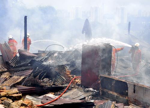 KL16_21082012_RUMAH_TERBAKAR