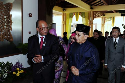 DATUK SERI DR RAIS YATIM
