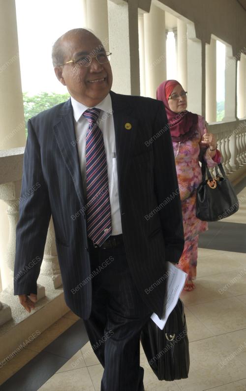 KL16_21112013_MAHKAMAH