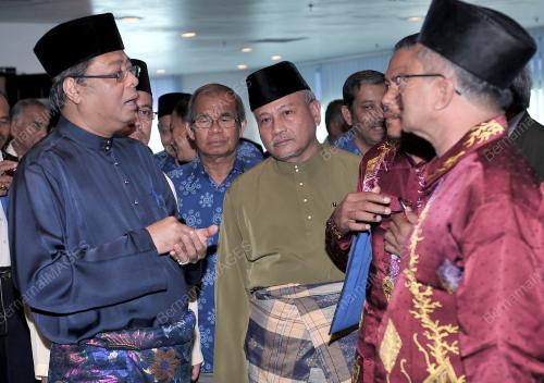 DATUK SERI ISMAIL SABRI YAAKOB