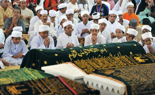 TANAH RUNTUH