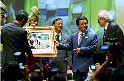 MOHD SHAFIE APDAL