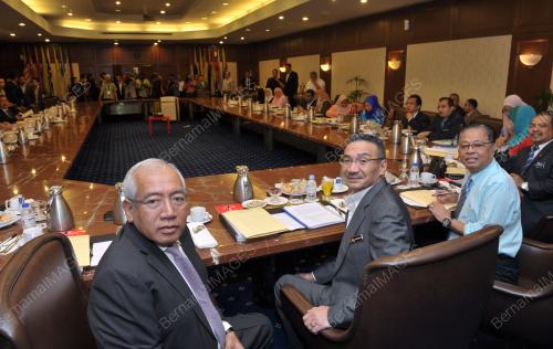 KL16_22112016_UMNO