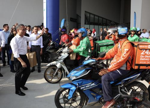 FAHMI FADZIL