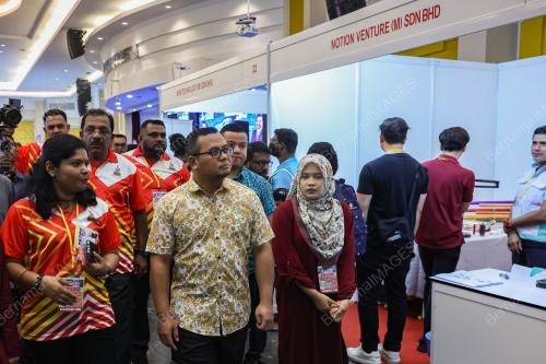 DATUK SERI AMIRUDIN SHARI
