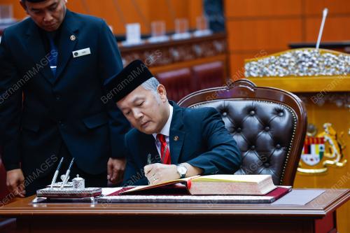 SENATOR DATUK AHMAD IBRAHIM