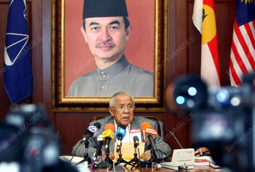 AHMAD RITHAUDDEEN TENGKU ISMAIL
