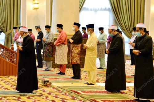 AL-SULTAN ABDULLAH RIÃ•AYATUDDIN AL-MUSTAFA BILLAH SHAH