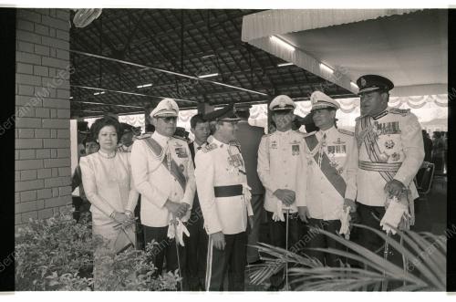 AGONG DI PERBARISAN PULAPOL