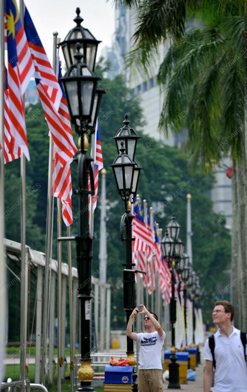 KL16_24072012_BENDERA