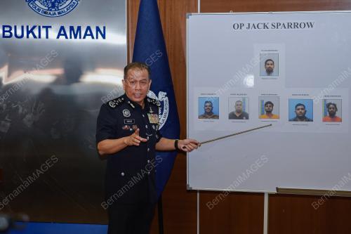 DATUK SERI MOHD KHALID ISMAIL