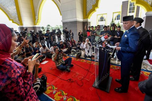 DATUK AHMAD FADIL SHAMSUDDIN