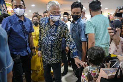 DATUK SERI ISMAIL SABRI YAAKOB