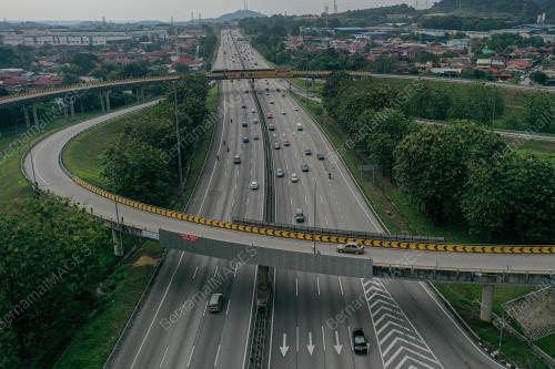 TINJAUAN ALIRAN TRAFIK LEBUHRAYA