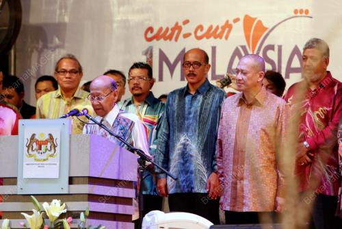 KL16_25052013_AGONG