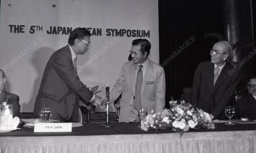 DR. MAHATHIR BIN MOHAMAD