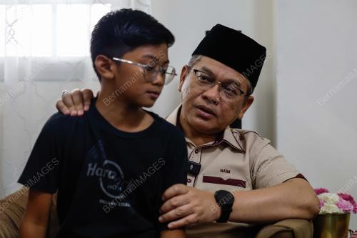 SENATOR DATUK DR MOHD NA'IM MOKHTAR