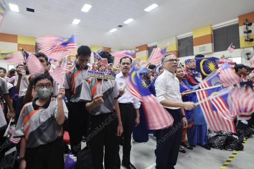 FAHMI FADZIL
