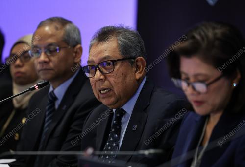 DATUK SERI DR AWANG ADEK HUSSIN