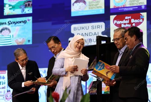 FADHLINA SIDEK
